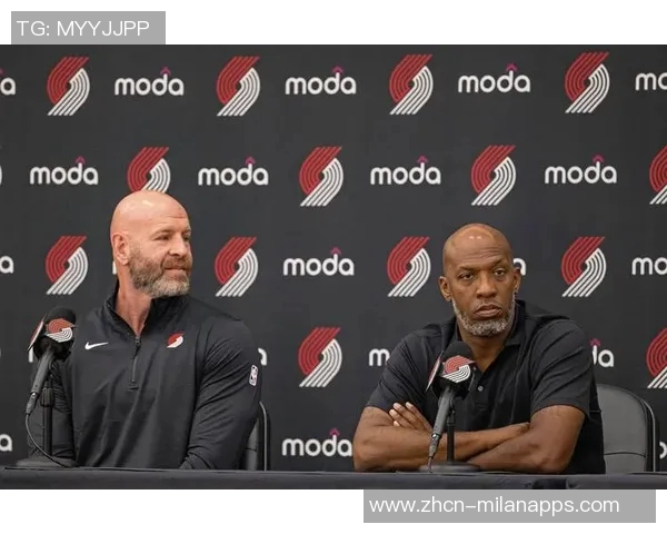 比卢普斯谈杨瀚森训练中的战术理解问题并提供详细指导 比卢普斯谈杨瀚森训练中的战术理解问题并提供详细指导