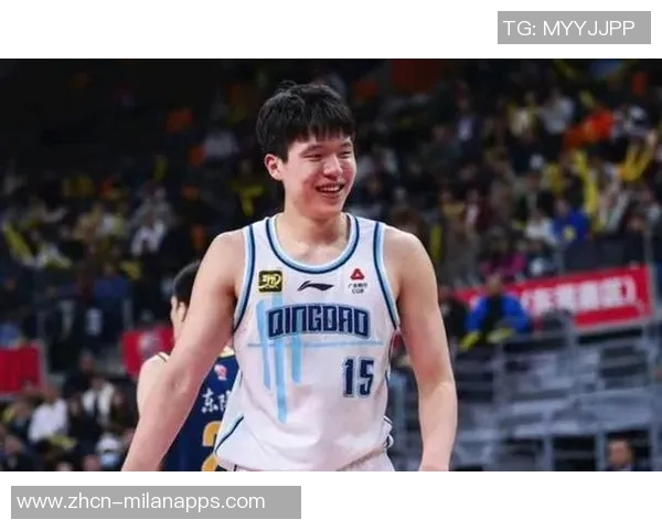 克林根谈与杨瀚森默契配合每日争抢篮板共同提升技艺 克林根谈与杨瀚森默契配合每日争抢篮板共同提升技艺